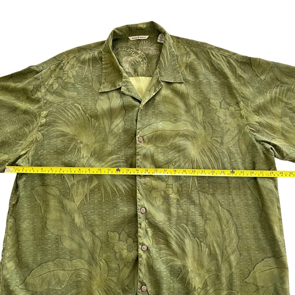 SOLD Tommy Bahama 100% Silk Vivid Green Tropical Print Button Down Shirt - Picture 8 of 9